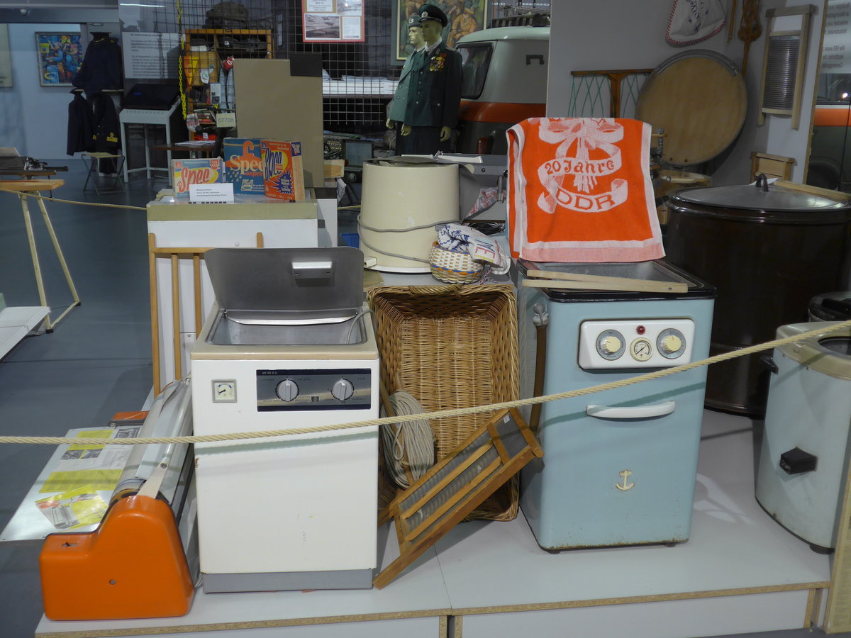 (183'084) - Waschmaschinen am 8. August 2017 in Dresden, Die Welt der DDR