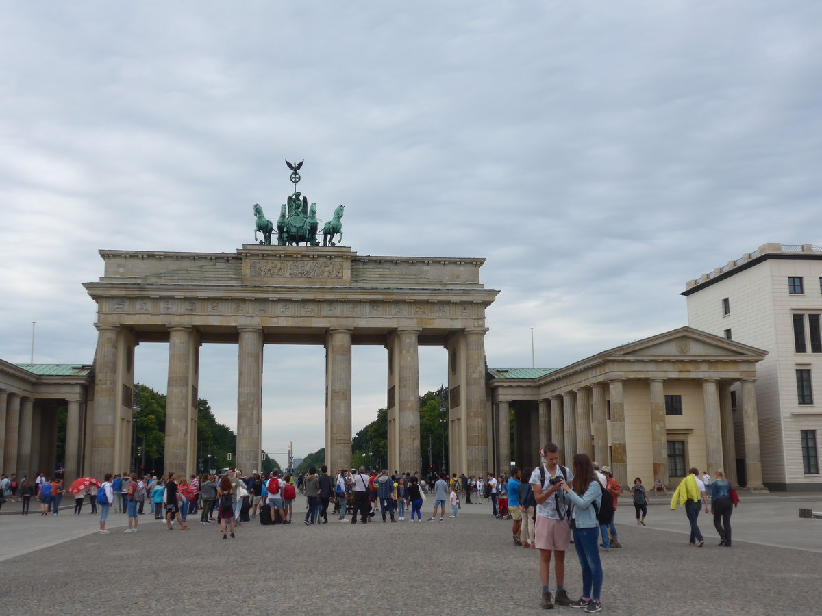 (183'258) - Das Brandenburger Tor am 10. August 2017 in Berlin