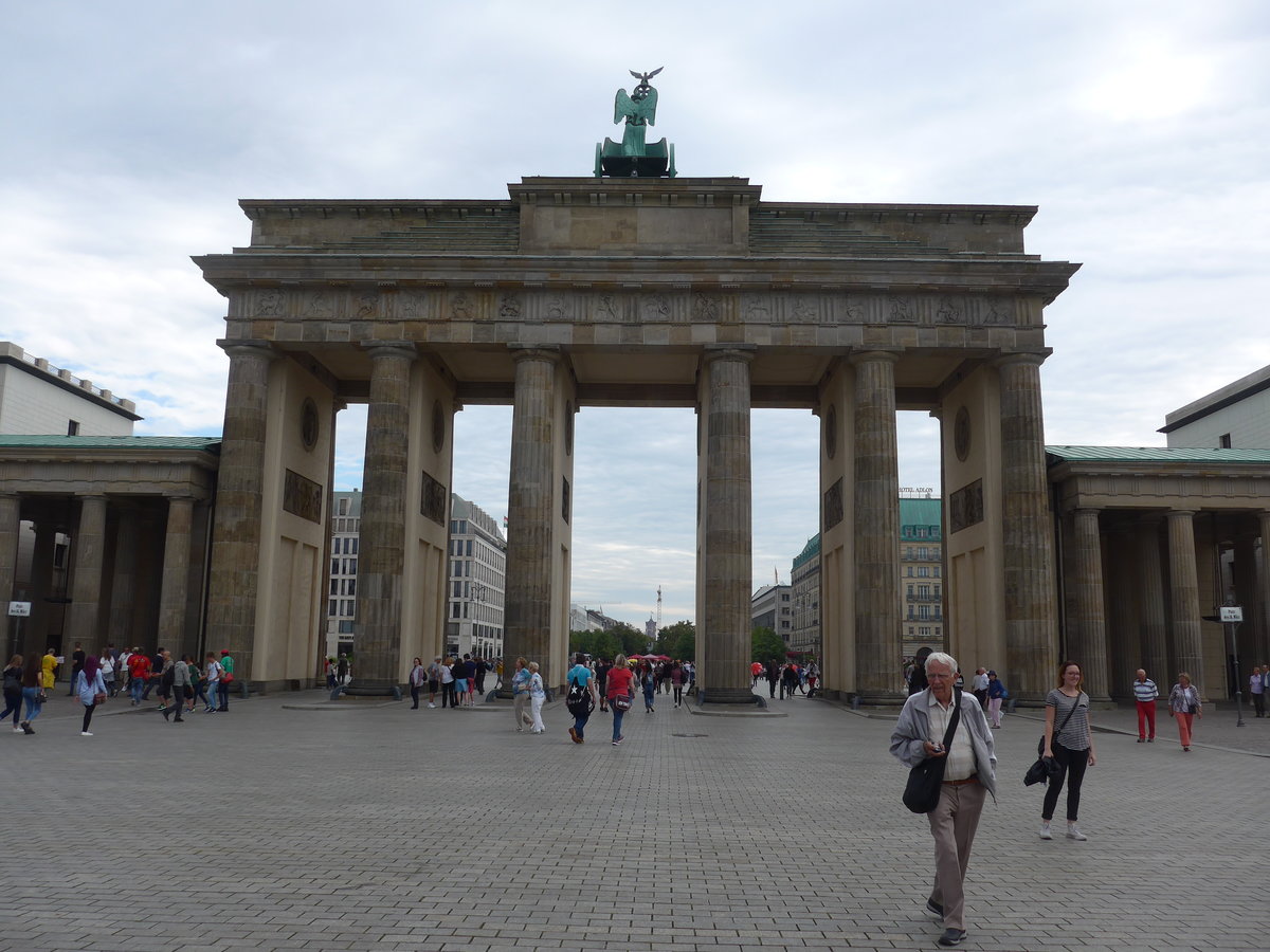 (183'262) - Das Brandenburger Tor am 10. August 2017 in Berlin