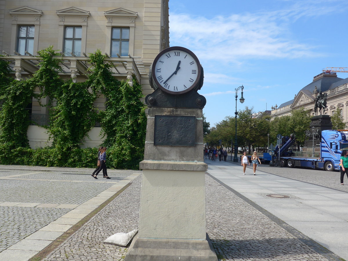 (183'332) - Uhr am 10. August 2017 in Berlin