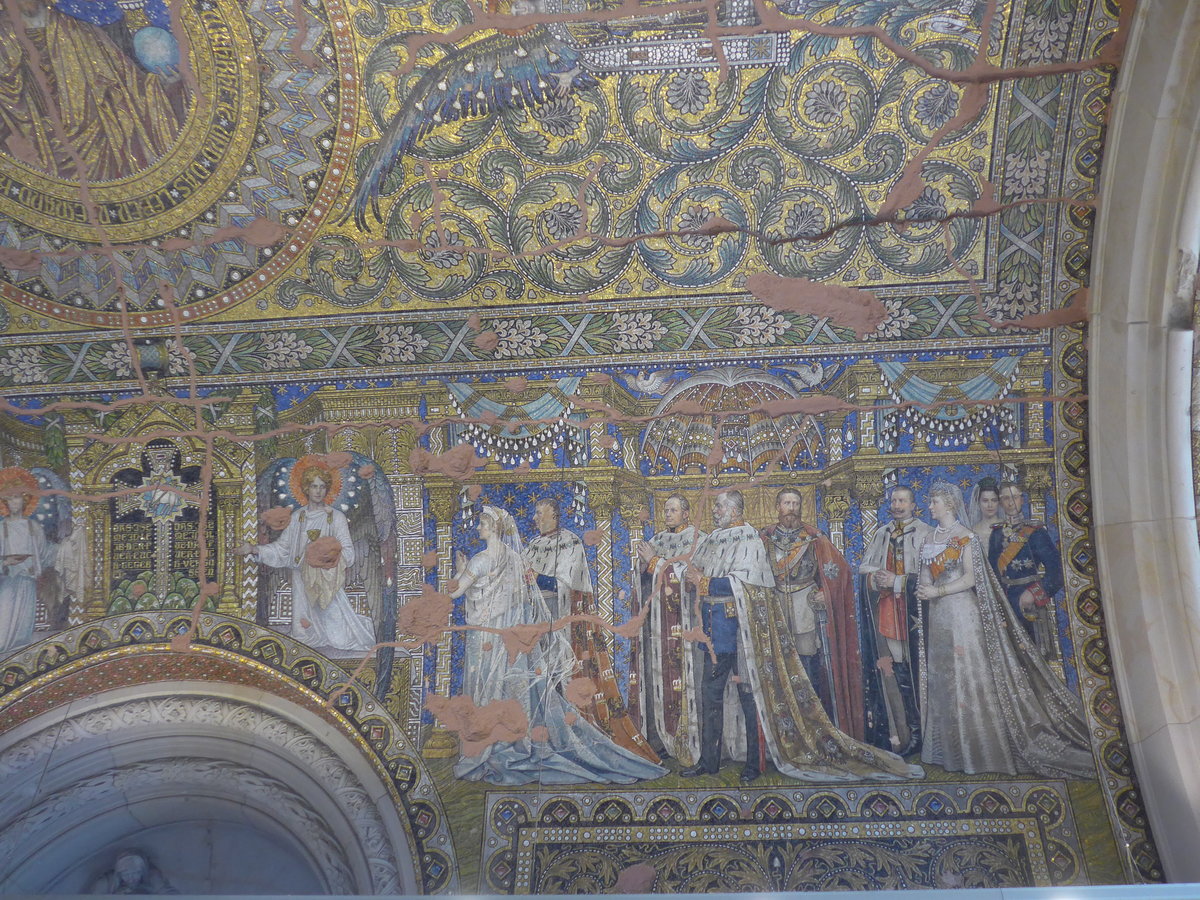 (183'473) - Deckenbemalung in der Kaiser-Wilhelm-Ged�chtniskirche am 11. August 2017 in Berlin