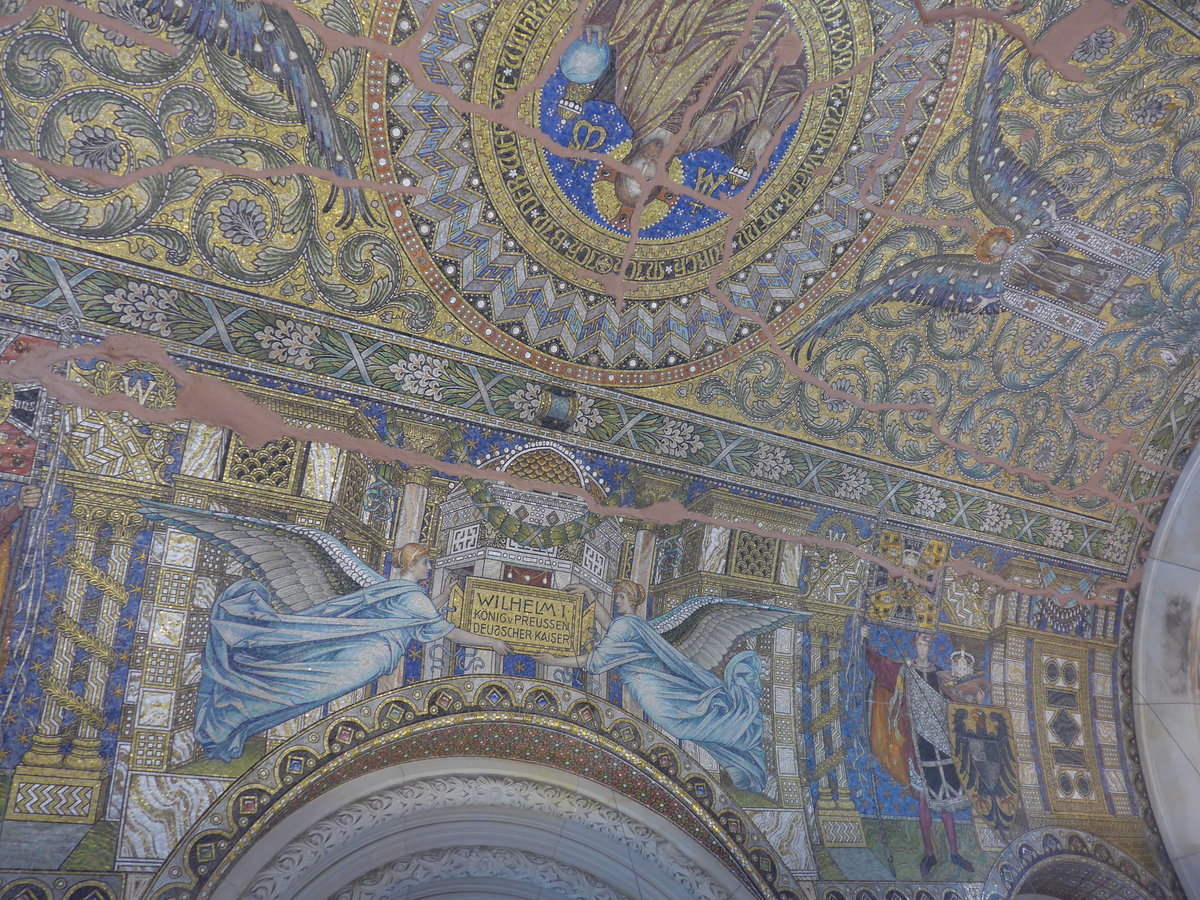 (183'478) - Deckenbemalung in der Kaiser-Wilhelm-Ged�chtniskirche am 11. August 2017 in Berlin
