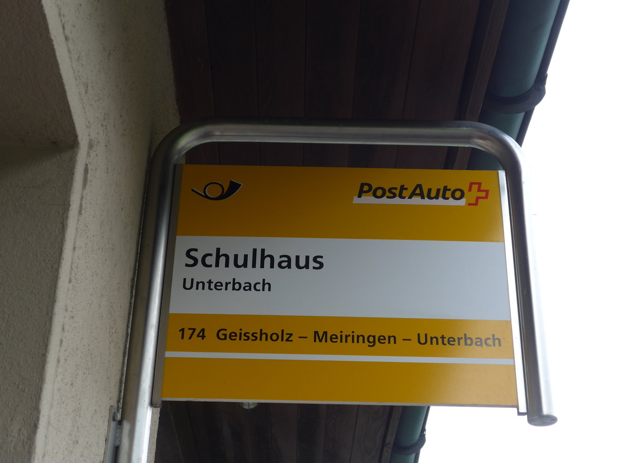 (183'536) - PostAuto-Haltestelle - Unterbach, Schulhaus - am 19. August 2017