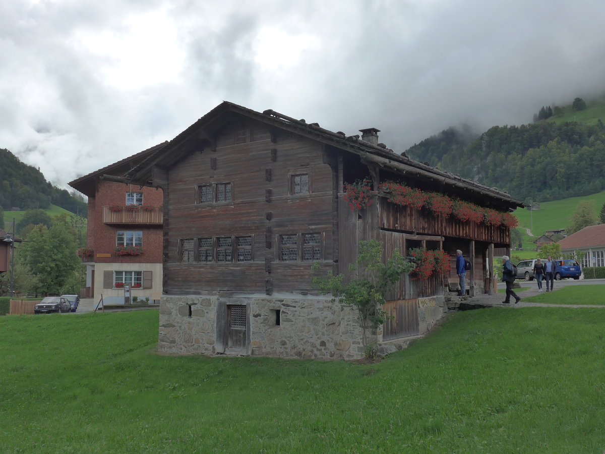 (184'719) - Das Geburtshaus von Niklaus von Fl�h am 10. September 2017 in Fl�eli-Ranft