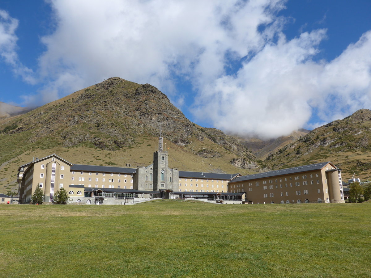 (185'244) - Das Sanktuarium am 26. September 2017 im Vall de N�ria