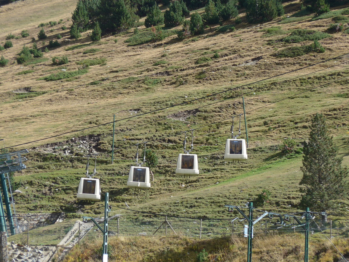 (185'264) - Gondelbahn am 26. September 2017 im Vall de N�ria