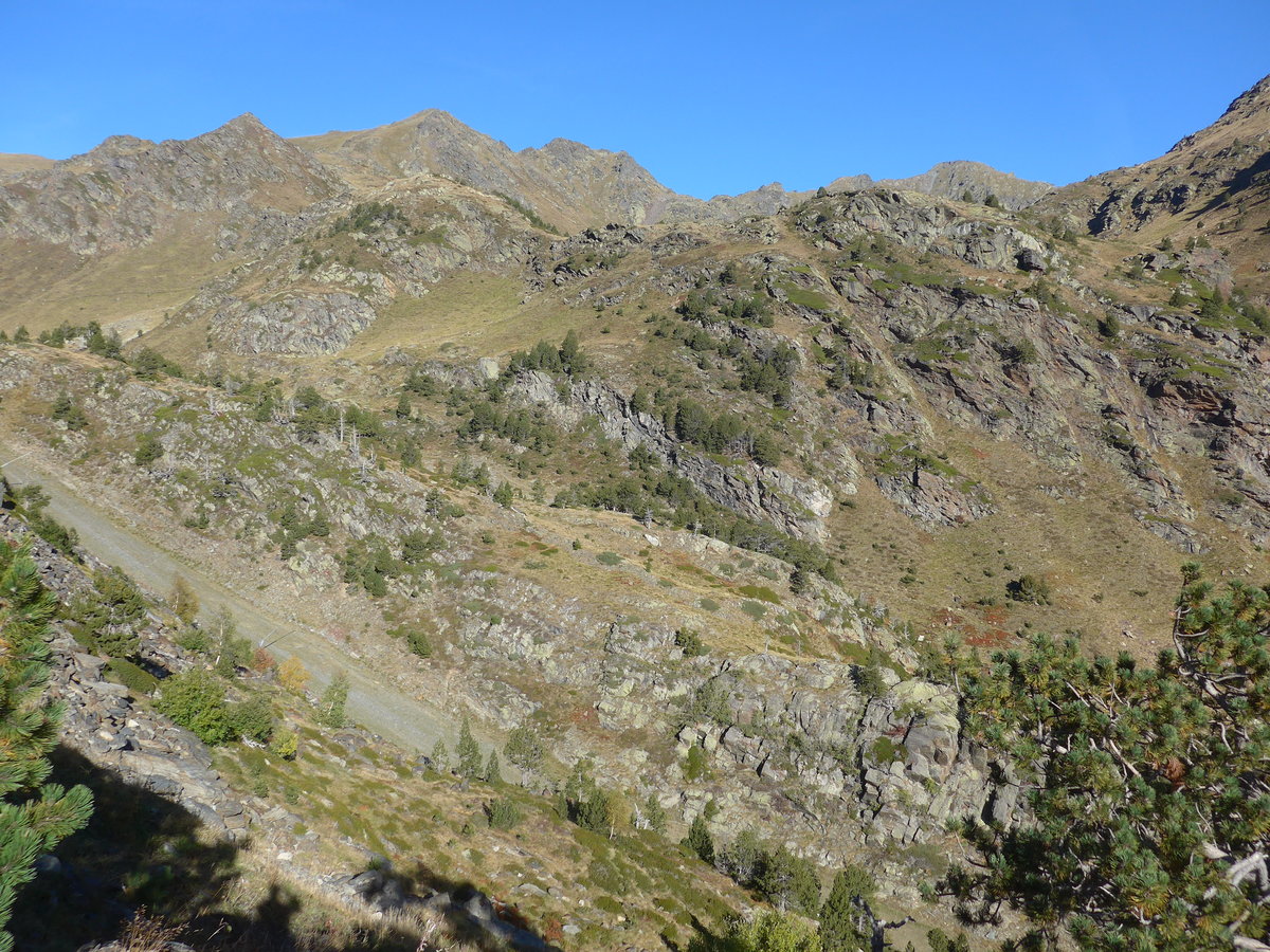 (185'300) - Landschaft am 27. September 2017 bei Arcal�s