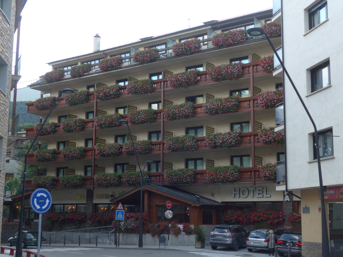 (185'438) - Hotel Rutllan am 27. September 2017 in La Massana