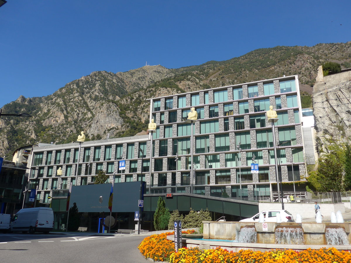 (185'488) - Das Parlamentsgeb�ude am 28. September 2017 in Andorra la Vella