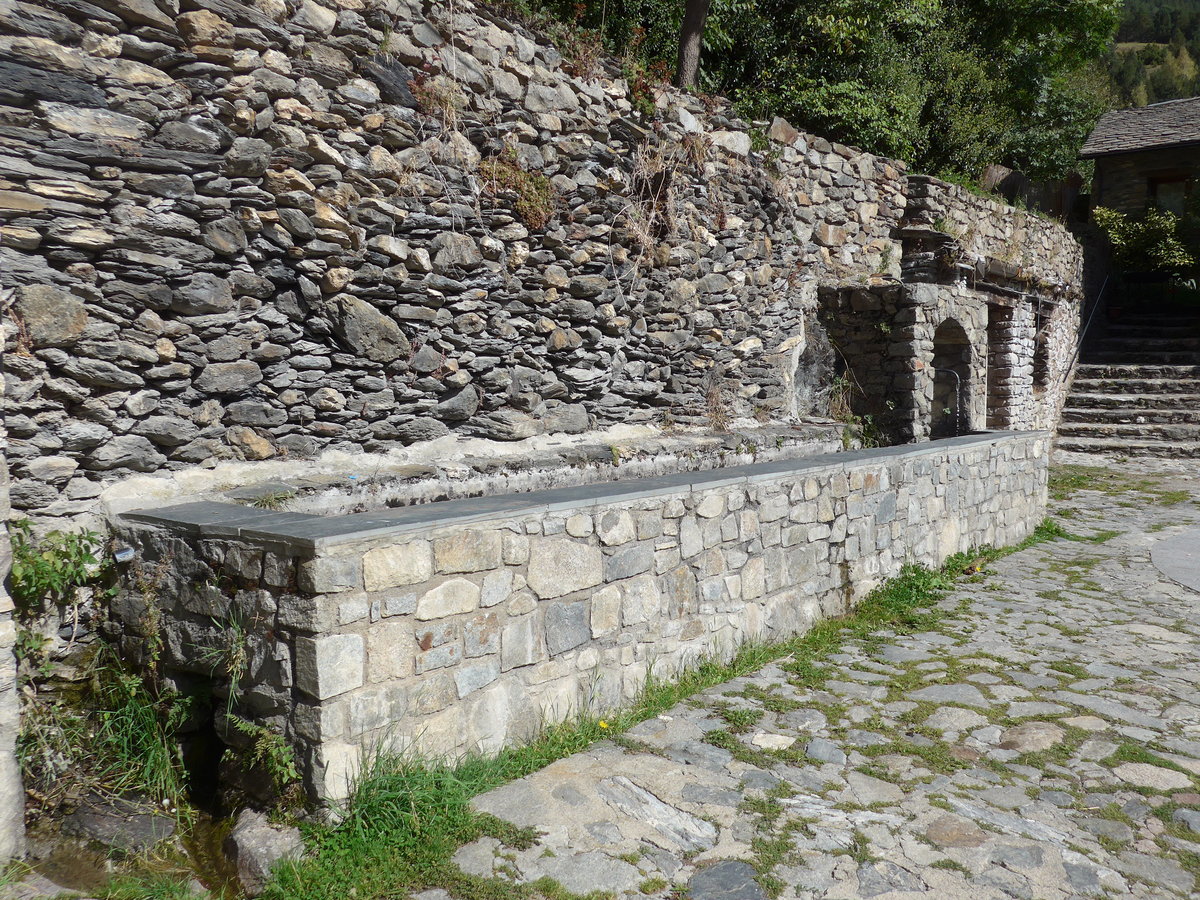 (185'533) - Brunnen am 28. September 2017 in Os de Civis