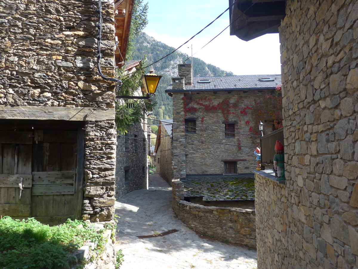 (185'546) - Gasse am 28. September 2017 in Os de Civis