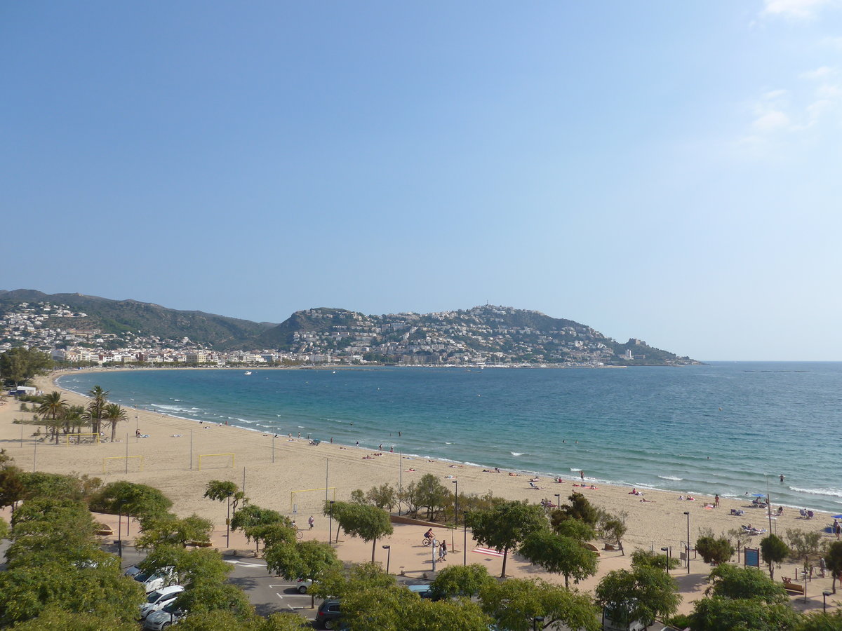 (185'636) Am Strand von Roses am 29. September 2017