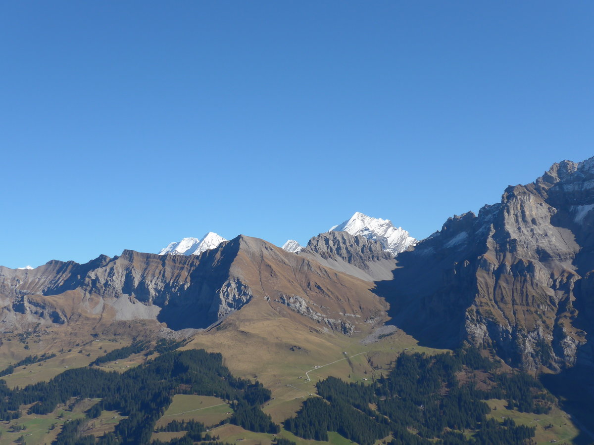 (185'846) - Blick auf den Bonderspitz am 15. Oktober 2017 von der Tschentenalp oberhalb Adelboden aus