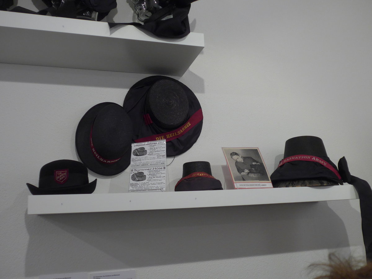 (186'283) - Verschiedene Heilsarmee H�te am 10. November 2017 in Bern, Heilsarmee Museum