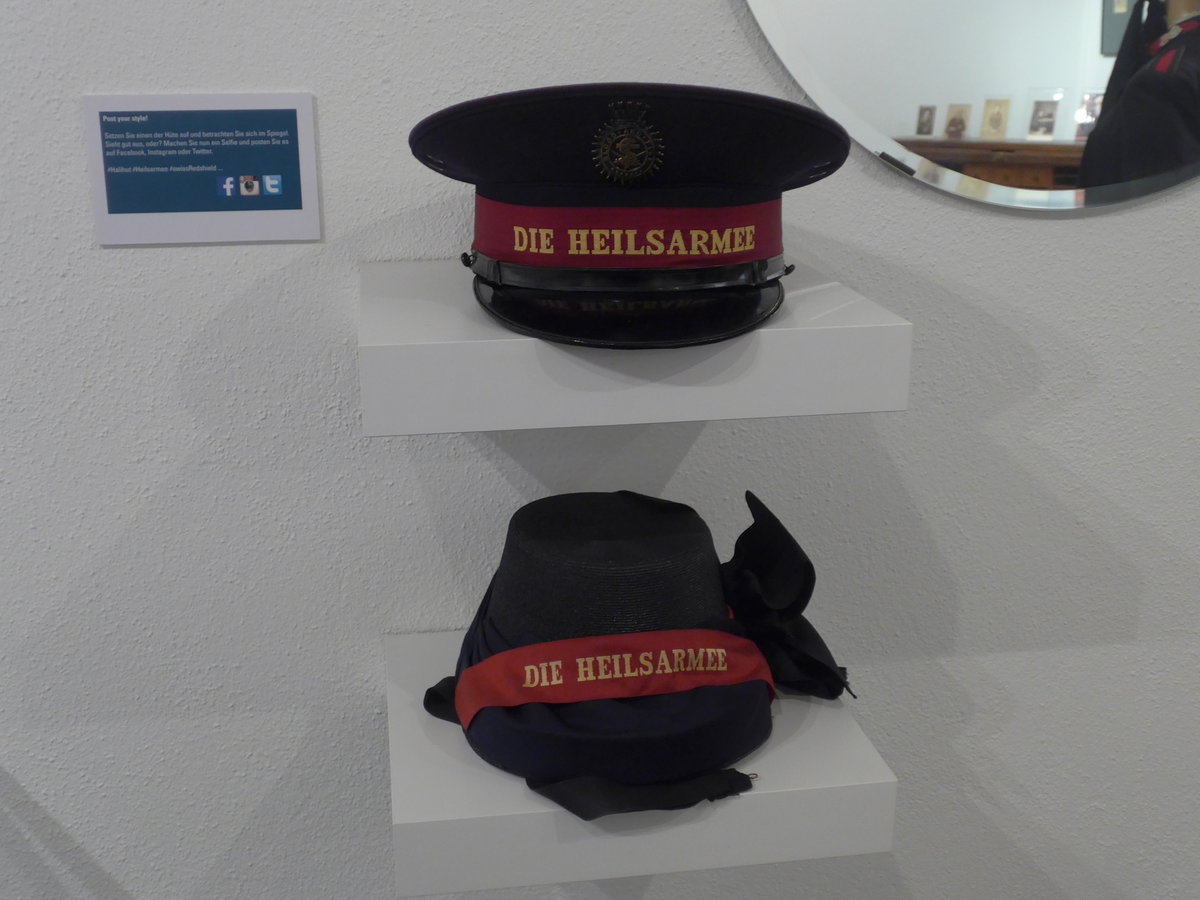 (186'285) - Herren- und Damen-Uniformen Hut am 10. November 2017 in Bern, Heilsarmee Museum