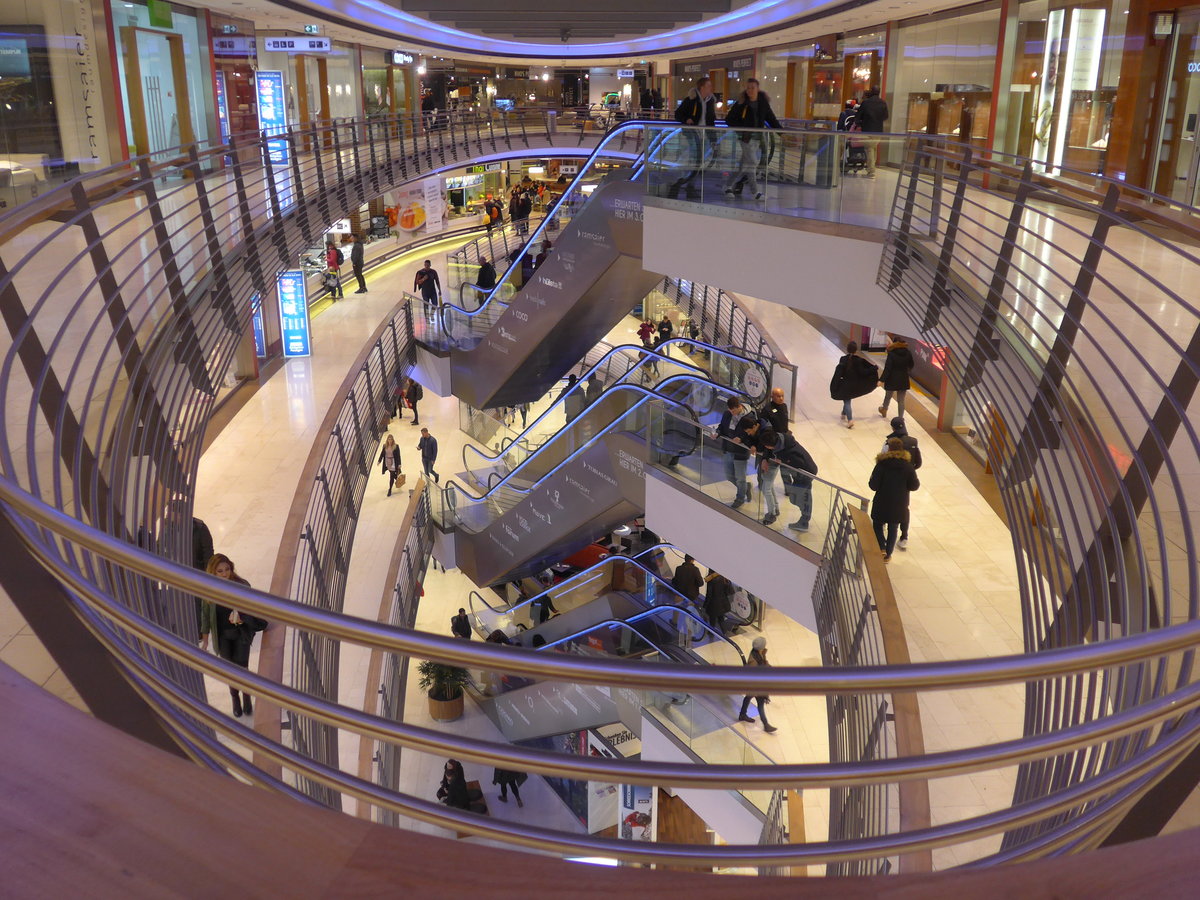 (186'295) - Im Einkaufszentrum K�nigsbau am 11. November 2017 in Stuttgart