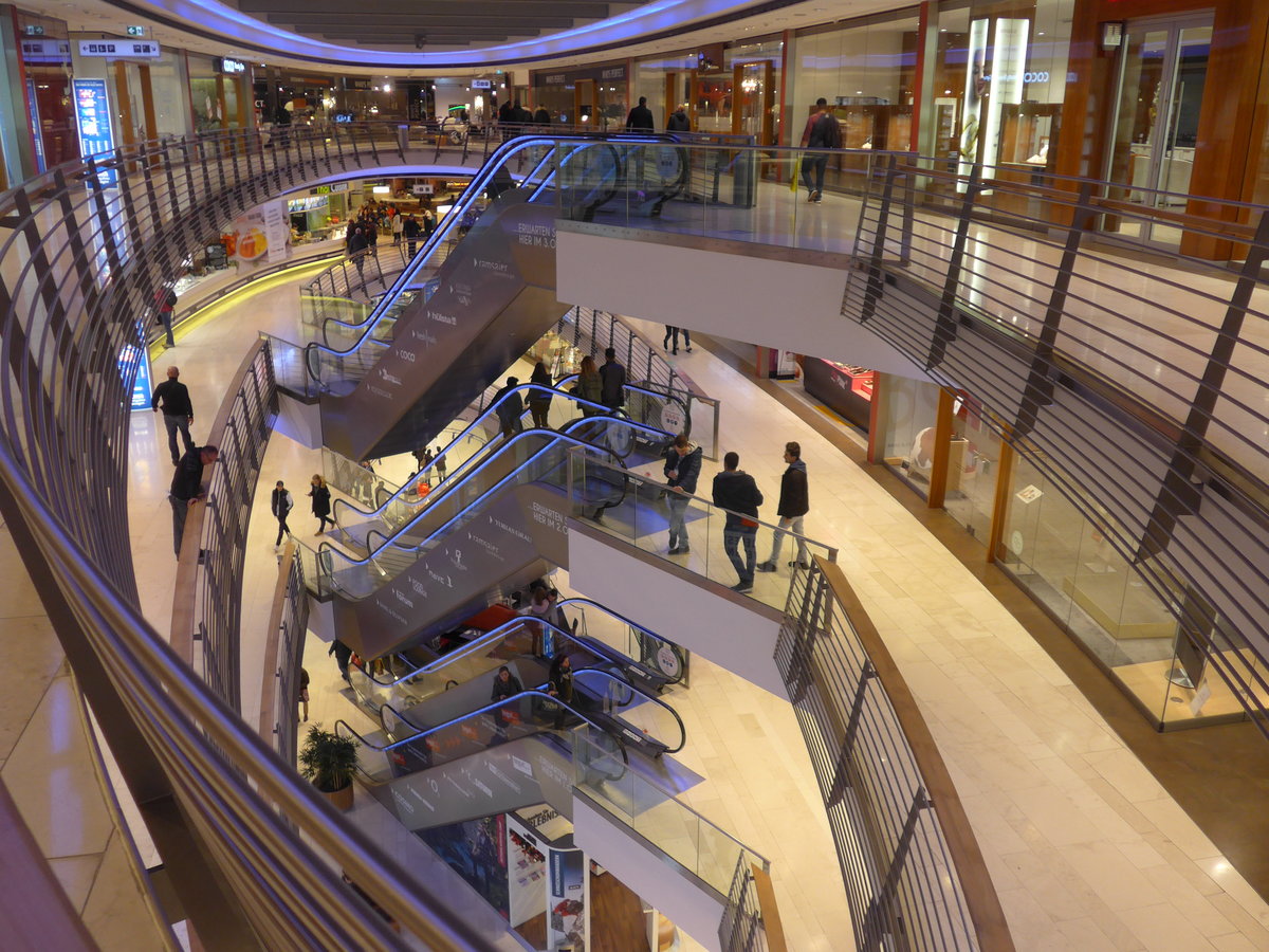 (186'296) - Im Einkaufszentrum K�nigsbau am 11. November 2017 in Stuttgart