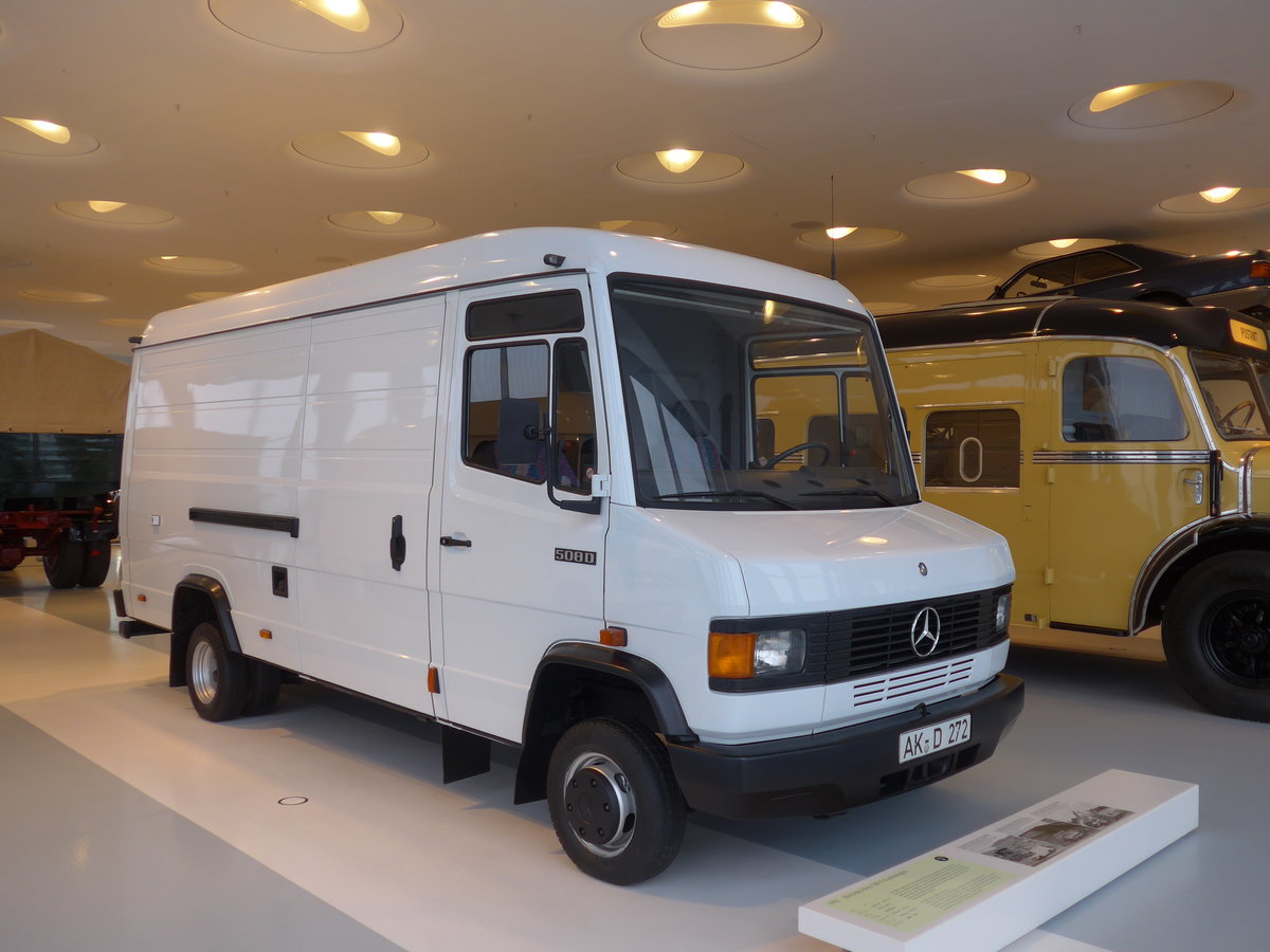 (186'387) - Mercedes-Benz 508 D Kastenwagen von 1994 - AK-D 272 - am 12. November 2017 in Stuttgart, Mercedes-Benz Museum