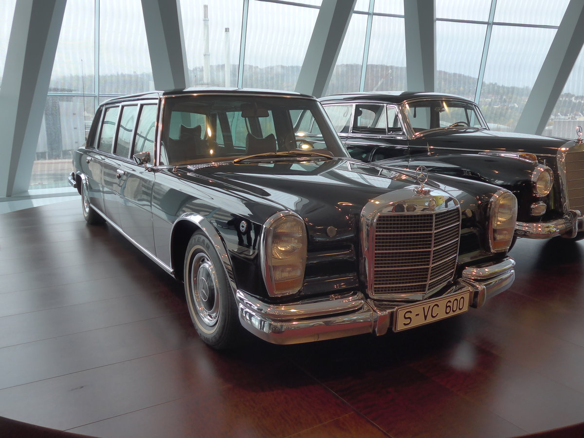 (186'455) - Mercedes-Benz 600 Pullman Staatslimousine von 1965 - S-VC 600 - am 12. November 2017 in Stuttgart, Mercedes-Benz Museum
