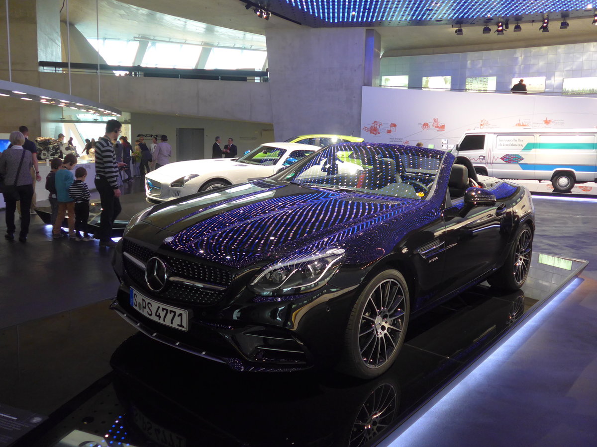 (186'460) - Mercedes-AMG SLC 43 Roadster von 2017 - S-PS 4771 - am 12. November 2017 in Stuttgart, Mercedes-Benz Museum