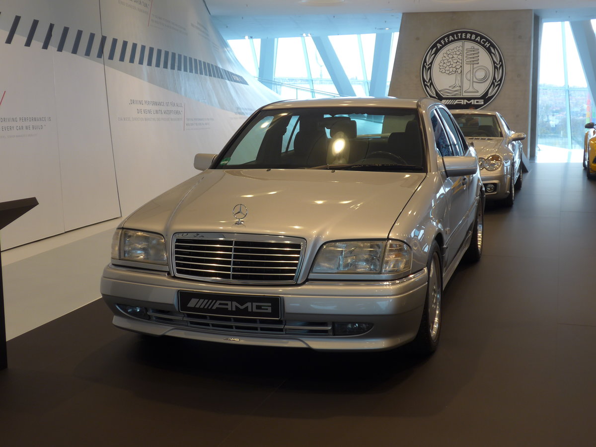 (186'474) - Mercedes-Benz C 36 AMG von 1995 am 12. November 2017 in Stuttgart, Mercedes-Benz Museum