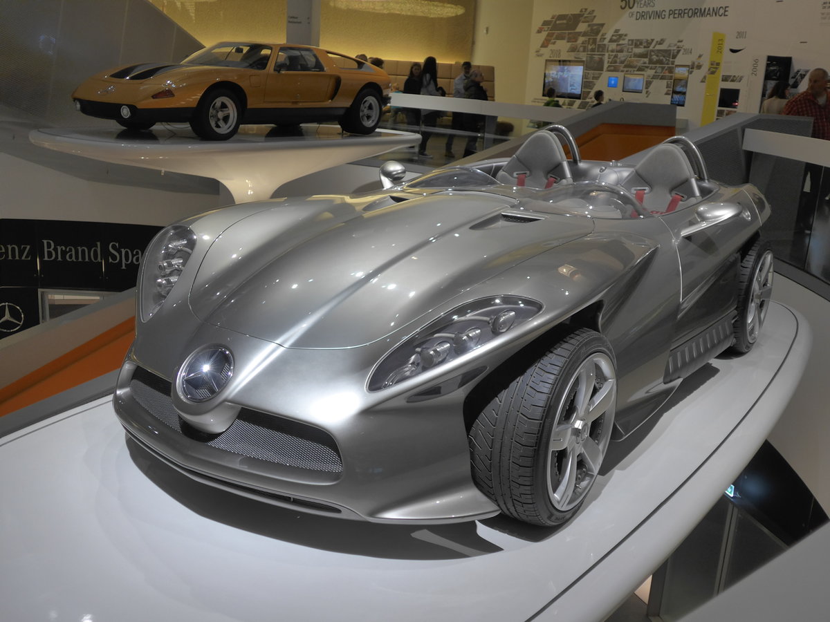 (186'493) - Mercedes-Benz F 400 Carving von 2001 am 12. November 2017 in Stuttgart, Mercedes-Benz Museum