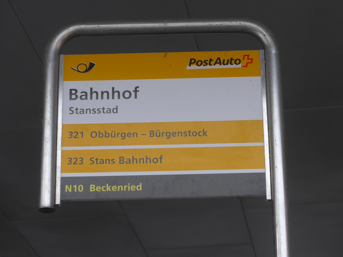 (186'828) - PostAuto-Haltestelle - Stansstad, Bahnhof - am 9. Dezember 2017
