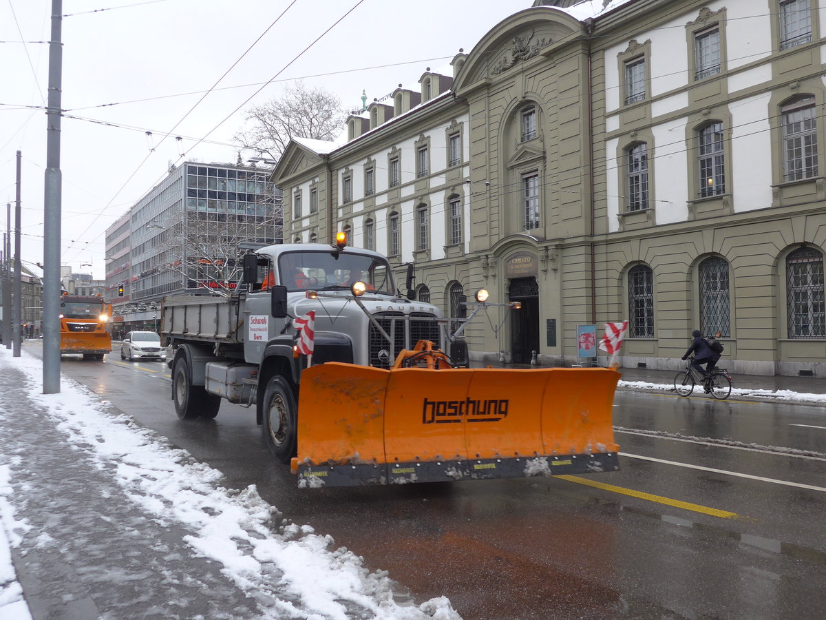 (187'048) - Schwab, Bern - Nr. 19/BE 37'700 - Saurer am 18. Dezember 2017 beim Bahnhof Bern 