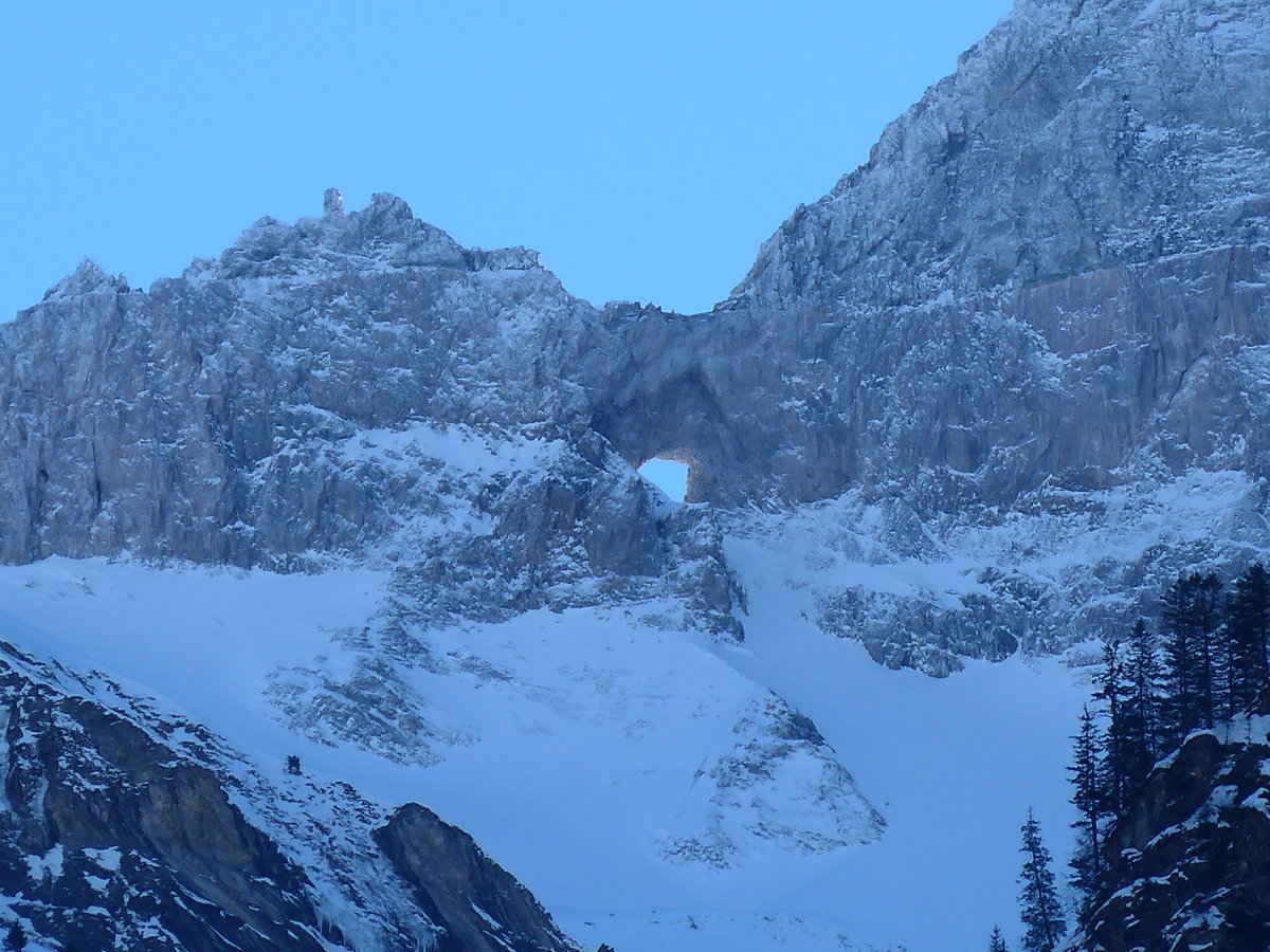 (187'498) - Das Martinsloch am 31. Dezember 2017 von Elm aus