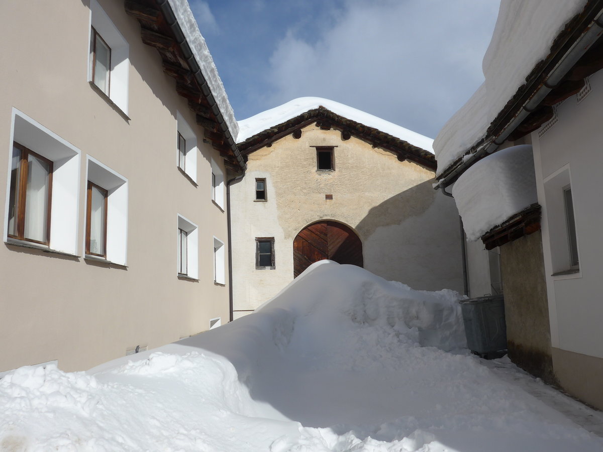 (188'144) - Haus und viel Schnee am 3. Februar 2018 in Sils-Maria