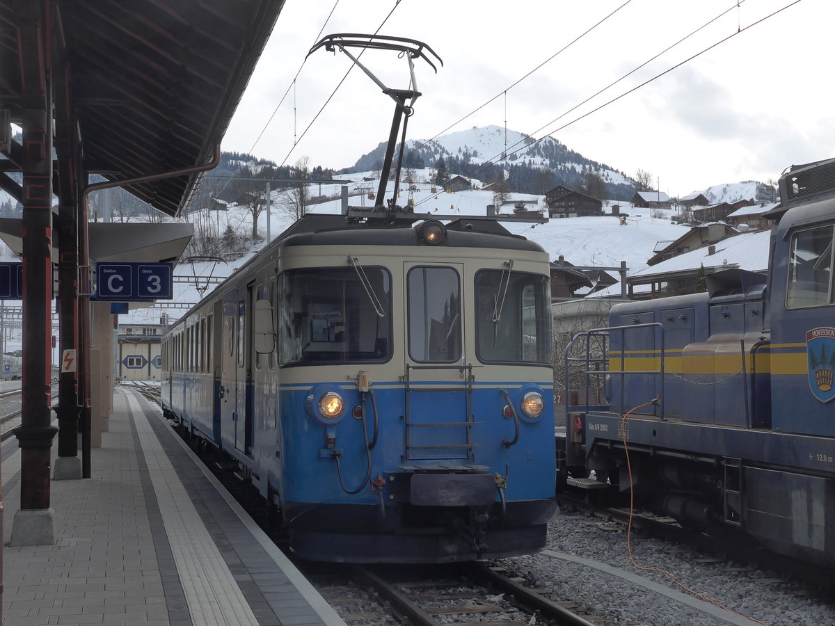 (188'206) - MOB-Pendelzug - Nr. 4001 - am 4. Februar 2018 im Bahnhof Zweisimmen