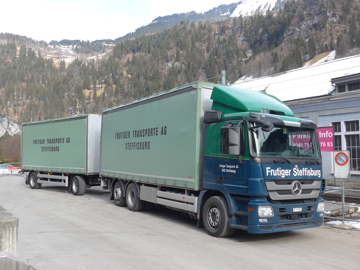 (188'266) - Frutiger, Steffisburg - BE 159'953 - Mercedes am 5. Februar 2018 beim Bahnhof Lauterbrunnen