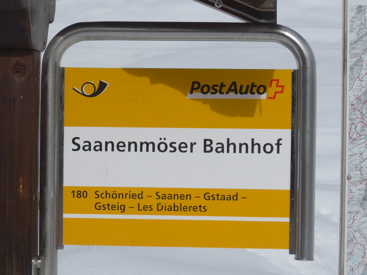 (188'471) - PostAuto-Haltestelle - Saanenm�ser, Bahnhof - am 12. Februar 2018