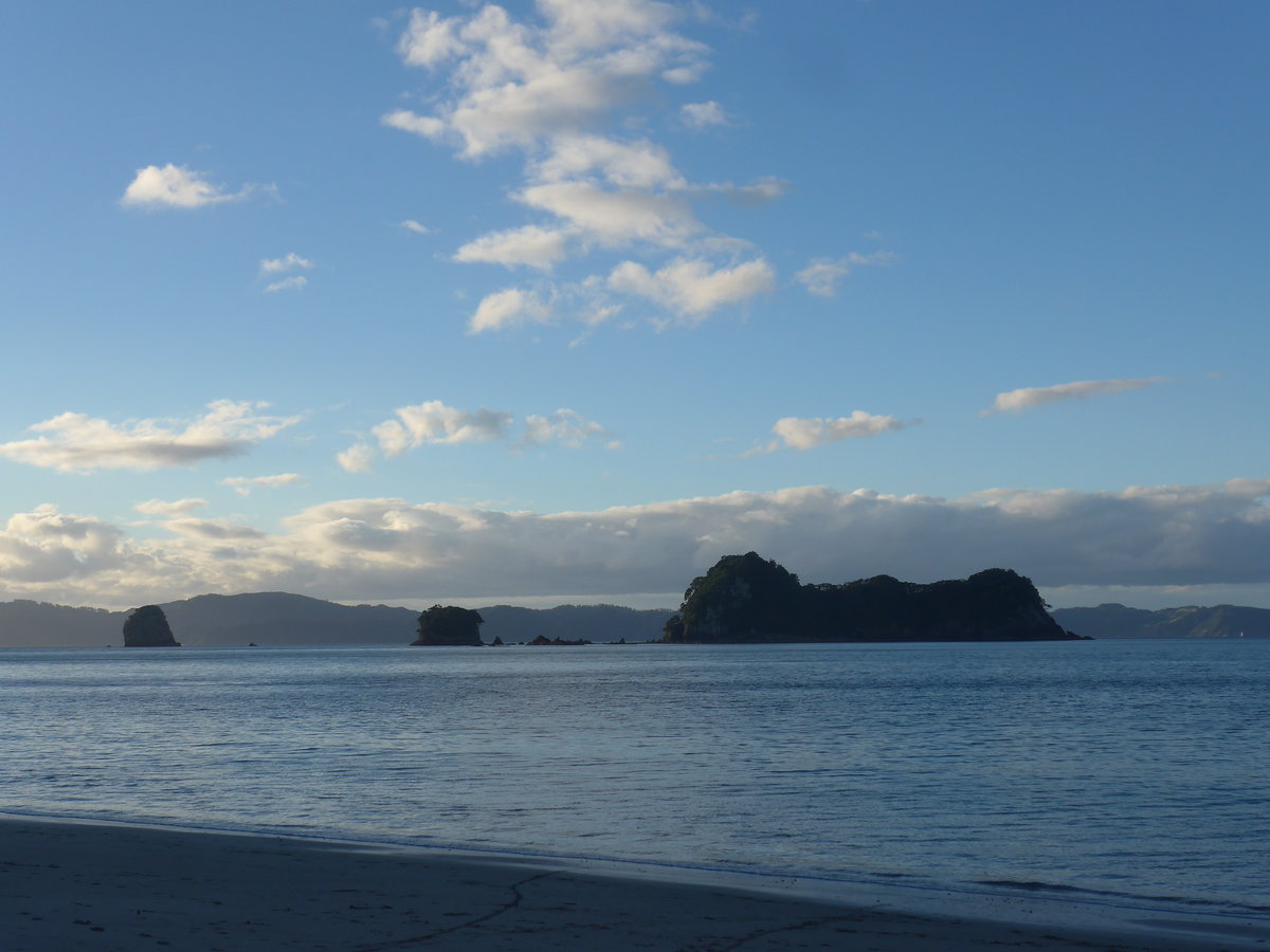 (190'604) - Inseln am 20. April 2018 in Hahei Beach