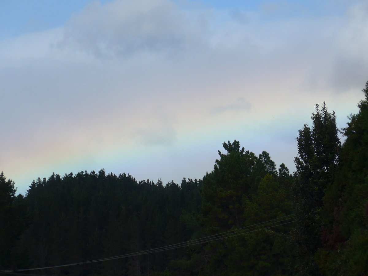 (190'632) - Regenbogen am 21. April 2018 bei Whangamata