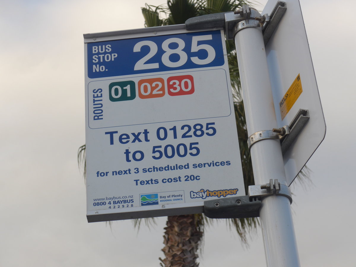 (190'766) - Bus-Haltestelle am 21. April 2018 in Mauao