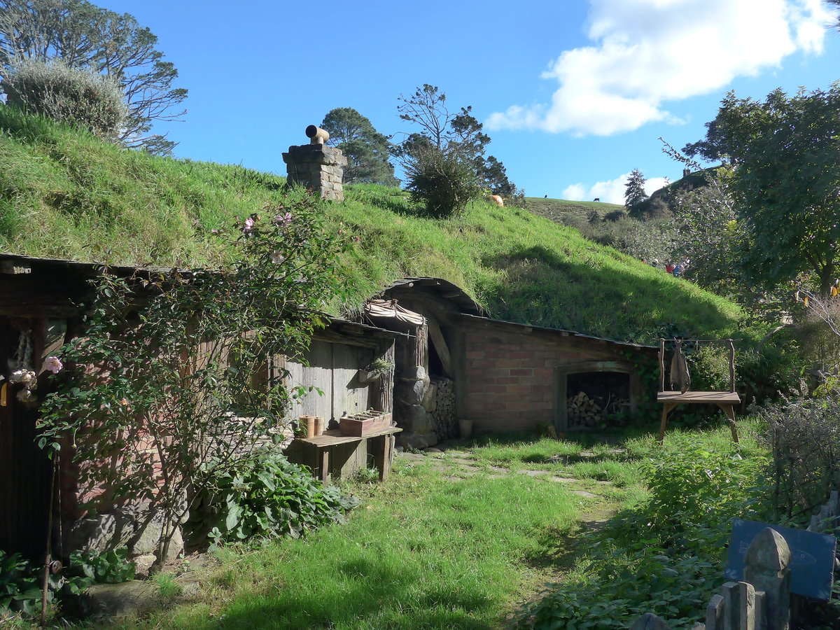 (190'881) - Hobbiton-Haus am 22. April 2018 bei Hinuera