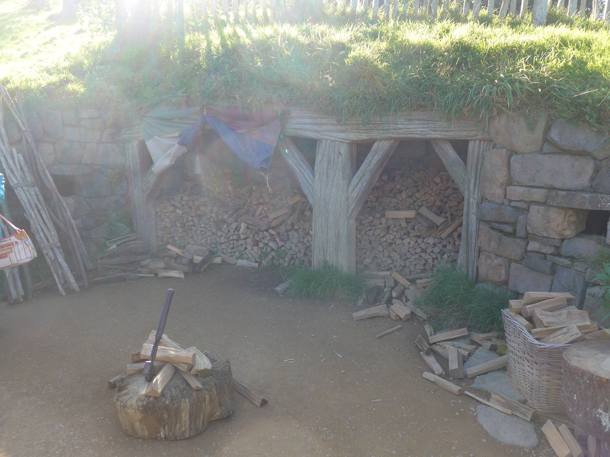 (190'894) - Hobbiton-Haus am 22. April 2018 bei Hinuera