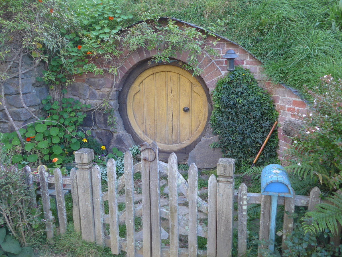 (190'940) - Hobbiton-Haus am 22. April 2018 bei Hinuera
