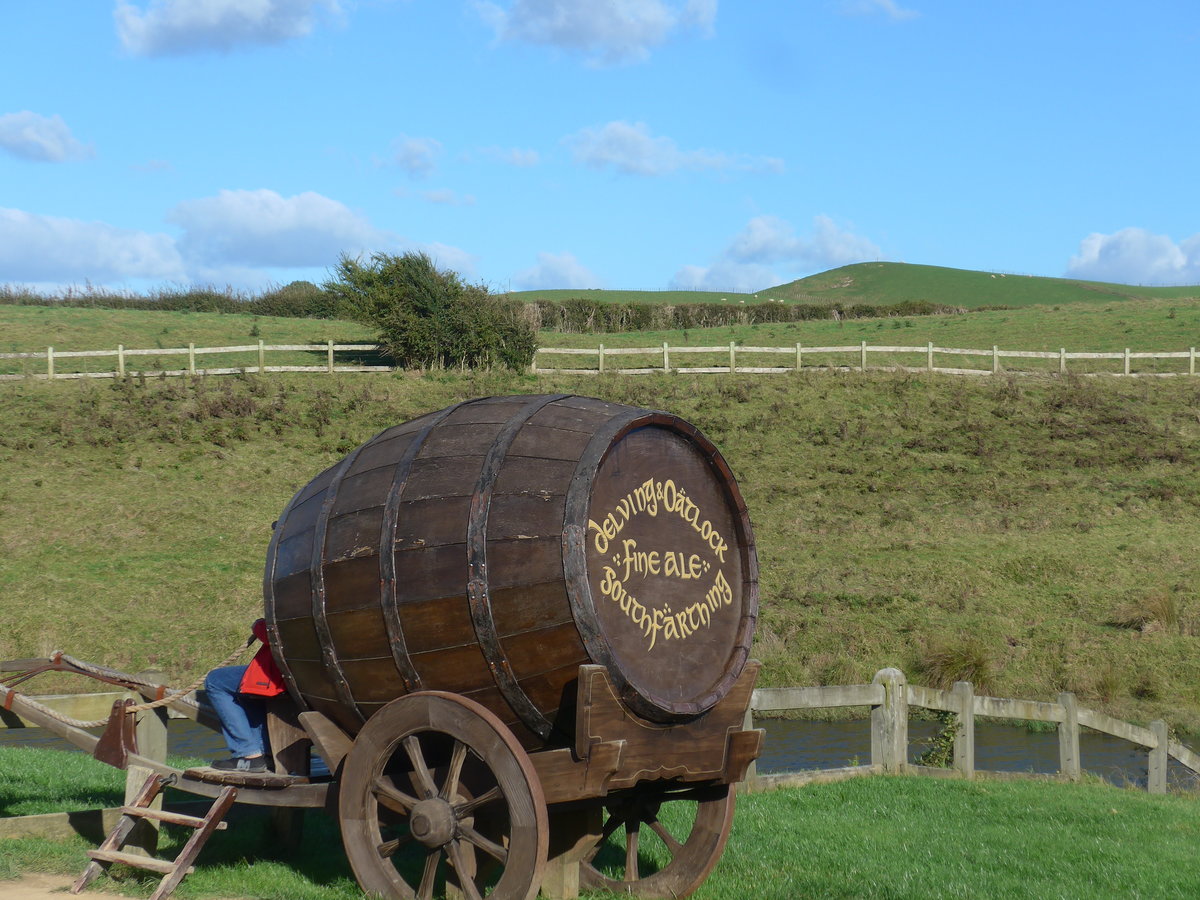 (190'964) - Alter Bierwagen im Hobbiton am 22. April 2018 bei Hinuera
