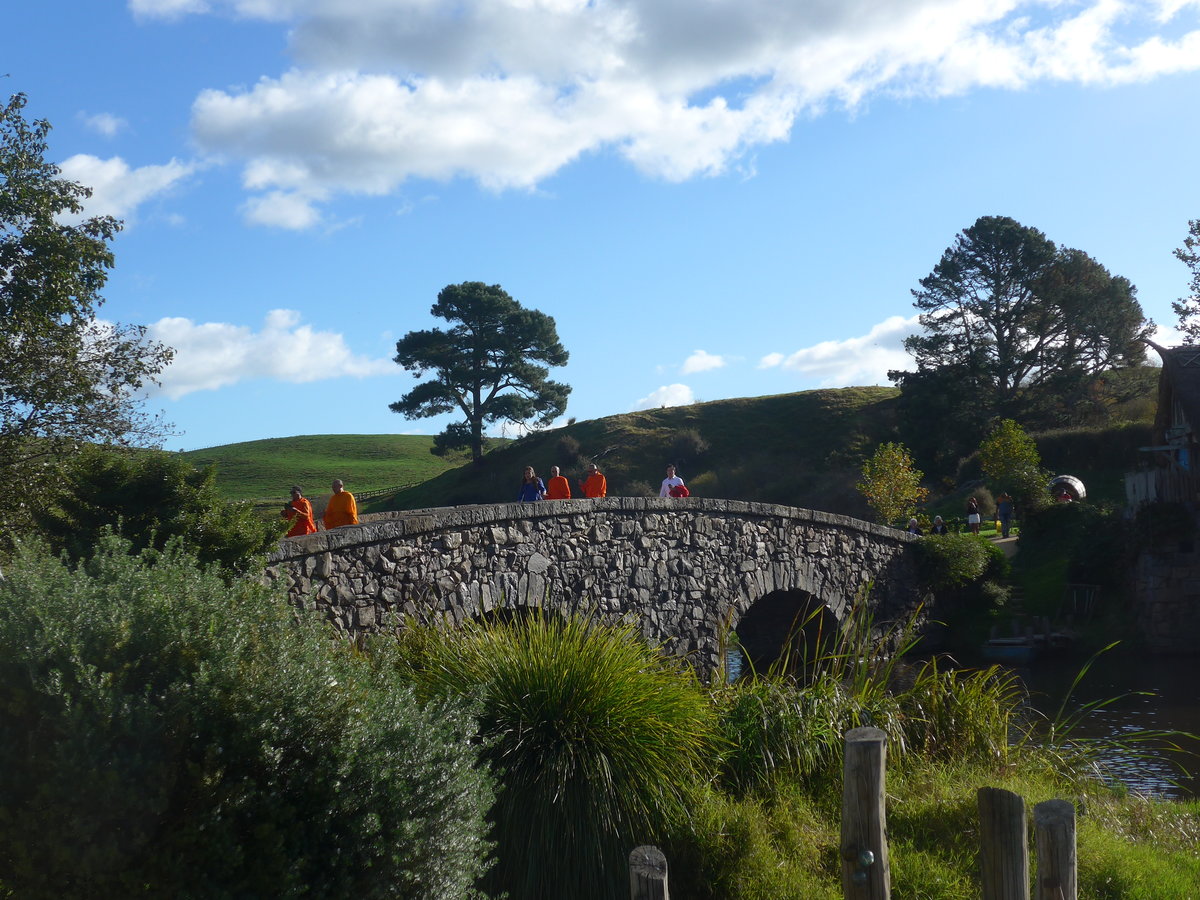 (190'979) - Br�cke im Hobbiton am 22. April 2018 bei Hinuera