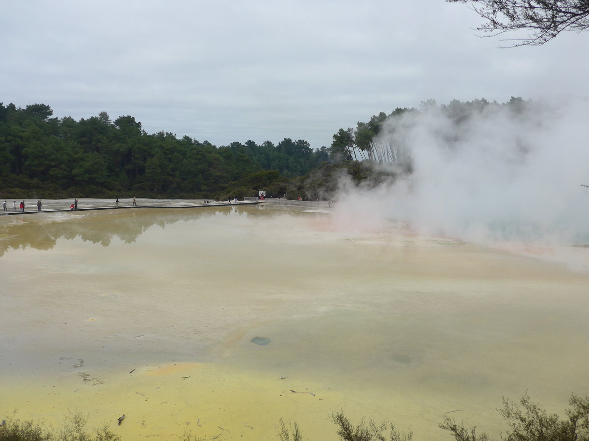 (191'060) - Der Champagne Pool im Wai-O-Tapu Thermal Wonderland am 23. April 2018 bei Rotorua