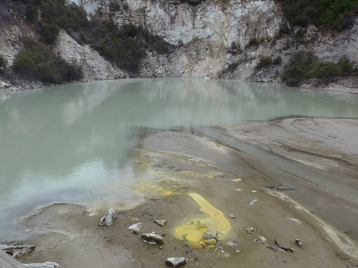 (191'108) - See im Wai-O-Tapu Thermal Wonderland am 23. April 2018 bei Rotorua