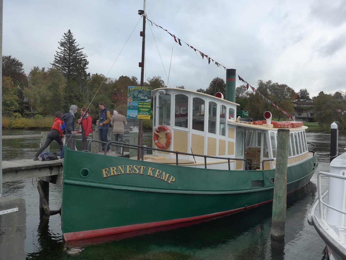 (191'218) - Motorschiff Ernest Kemp am 24. April 2018 im Hafen von Taupo