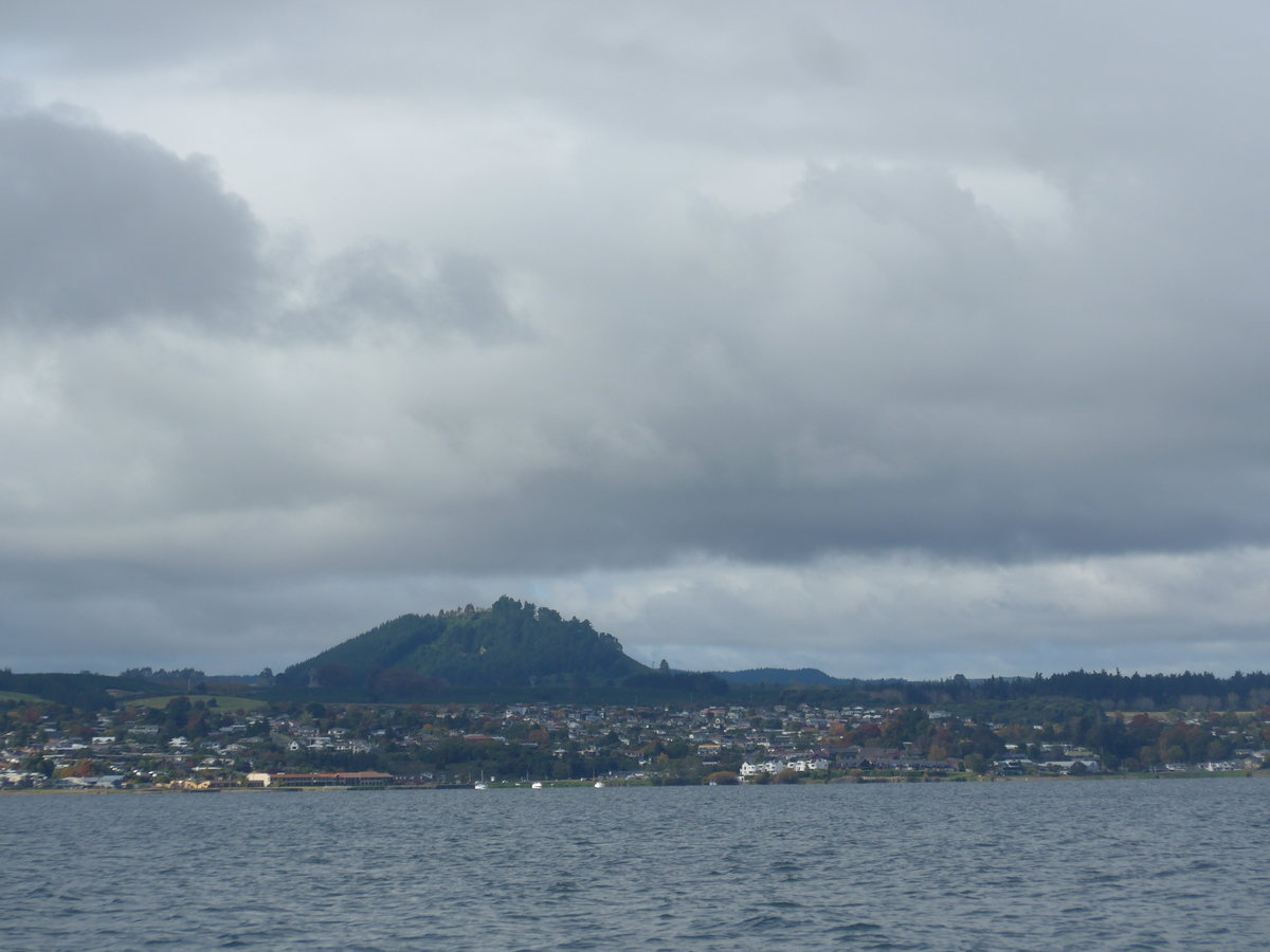 (191'229) - Auf dem Lake Taupo am 24. April 2018 bei Taupo