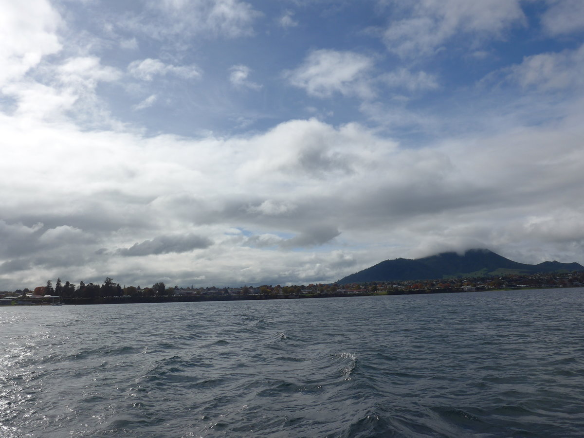 (191'230) - Auf dem Lake Taupo am 24. April 2018 bei Taupo