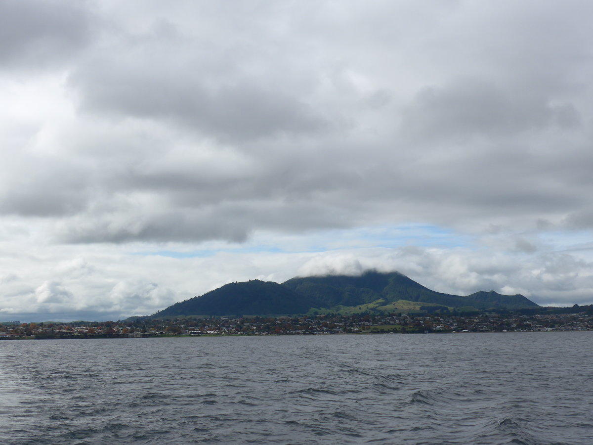 (191'234) - Auf dem Lake Taupo am 24. April 2018 bei Taupo