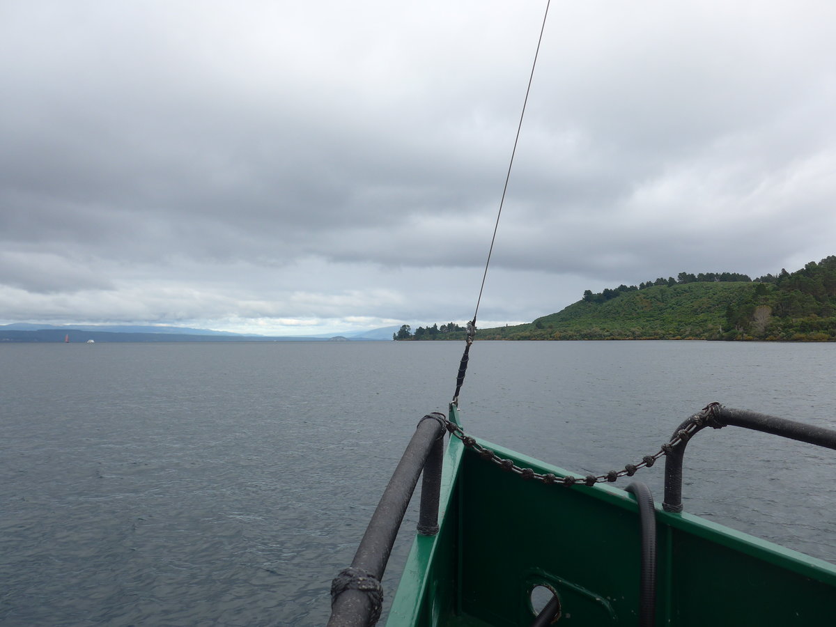 (191'235) - Auf dem Lake Taupo am 24. April 2018 bei Taupo
