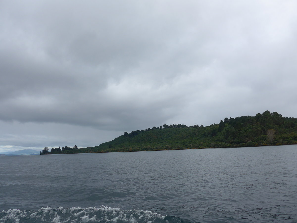 (191'238) - Auf dem Lake Taupo am 24. April 2018 bei Taupo