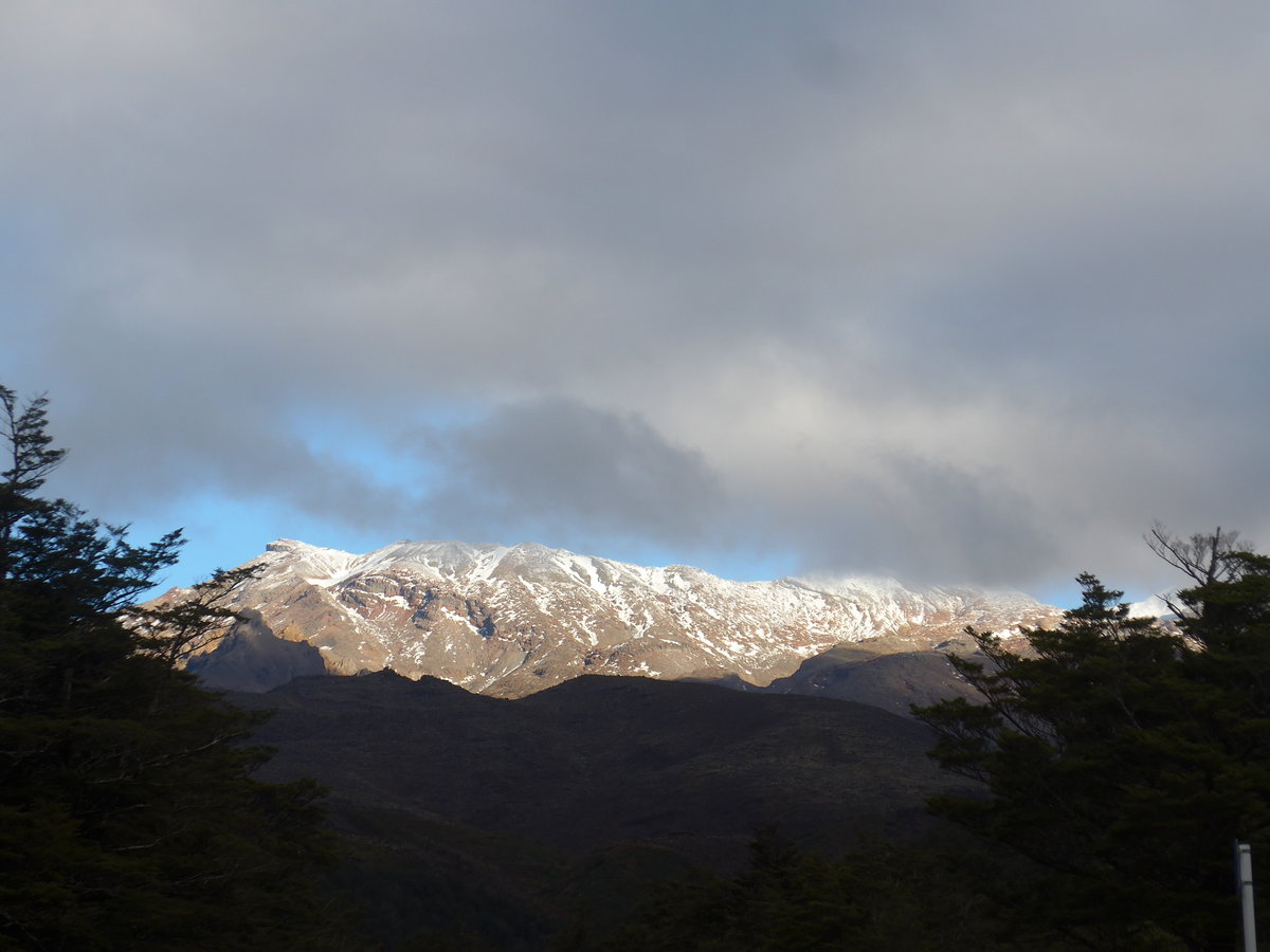 (191'303) - Der Mount Ruapehu in der Abendsonne am 24. April 2018 von Whakapapa aus